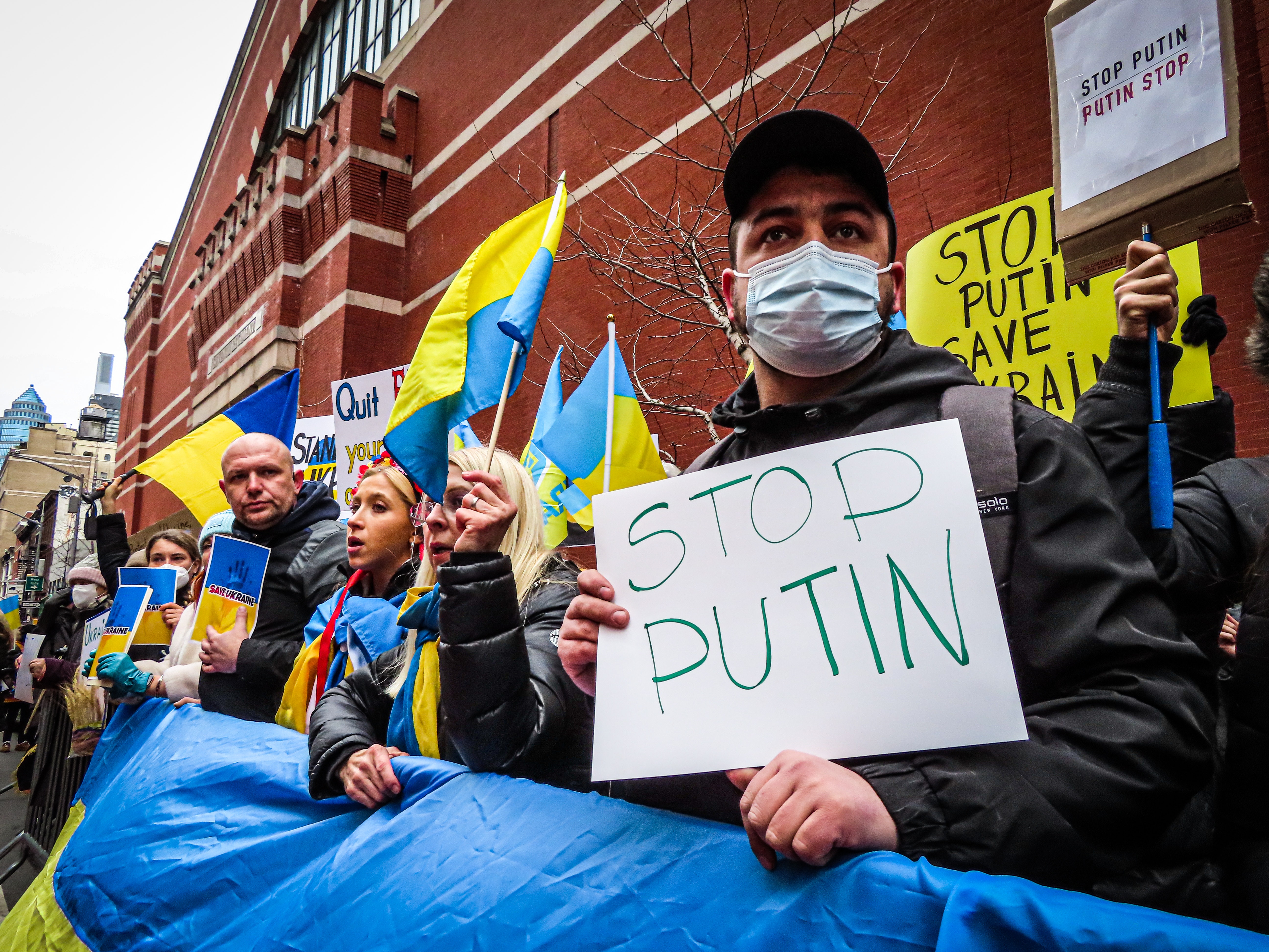 Friedensprotest gegen den Angriffskrieg Putins gegen die Ukraine Friedensprotest gegen den Angriffskrieg Putins gegen die Ukraine