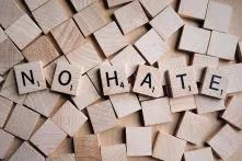 buchstaben zu no hate zusammengefügt
