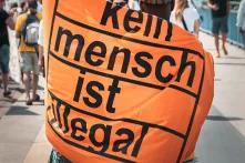 Banner "Kein Mensch ist illegal"