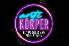 Der Schriftzug "antiKÖRPER - Ein Podcast von Sibel Schick" vor dunklem Hintergrund