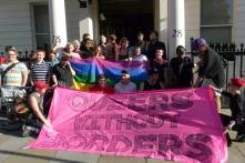 Protest vor der serbischen Botschaft 