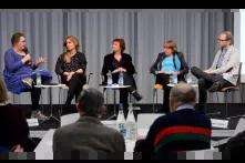 Podium v.l.n.r. Charlott Schönwetter, Katja Keul, Gitti Hentschel, Dagmar Freudenberg, Julian Jostmeier