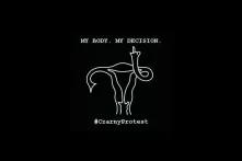 Grafik vom Czarnyprotest. Eine Grafik von Eierstöcken zeigt einen Mittelfinger. Dazu die Überschrift: My Body. My Choice 