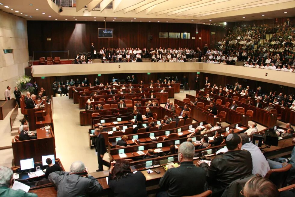 Die Knesset in Jerusalem. Die Umsetzung der UN-Resolution ist u.a. deshalb schwierig weil die wichtigsten politischen Akteure fast ausnahmslos ehemalige Generäle sind; die bedeutendsten Entscheidungsgremien in Israel ausschließlich männlich besetzt Die Knesset in Israel