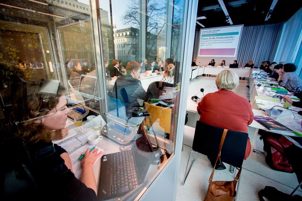 Participants at the expert discussion on "Giving women a voice in peace talks - negotiating towards ending sexualized violence in the conflict regions of Syria and Iraq" Participants at the expert discussion on "Giving women a voice in peace talks - negotiating towards ending sexualized violence in the conflict regions of Syria and Iraq"