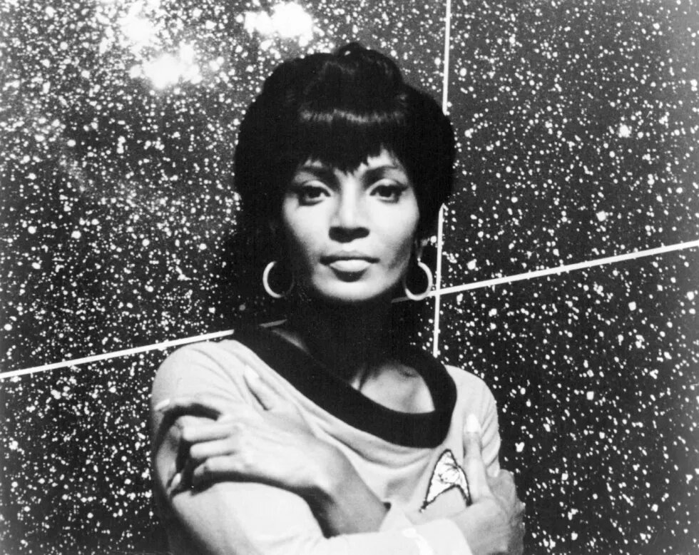 Nyota Uhura schwarz-weiß Foto von Nichelle Nichols als Nyota Uhura in Stark Trek