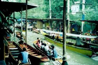 Schwimmender Markt in Thailand Schwimmender Markt in Thailand