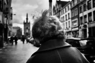 Die Europäischen Kommission fand heraus, dass bei den europäischen Rentner_innen über 65 Jahren, Frauen im Durchschnitt 886 € pro Monat und Männer im Durchschnitt 1.447 € bekamen, was einem Rentengefälle von 39% entspricht Old Women