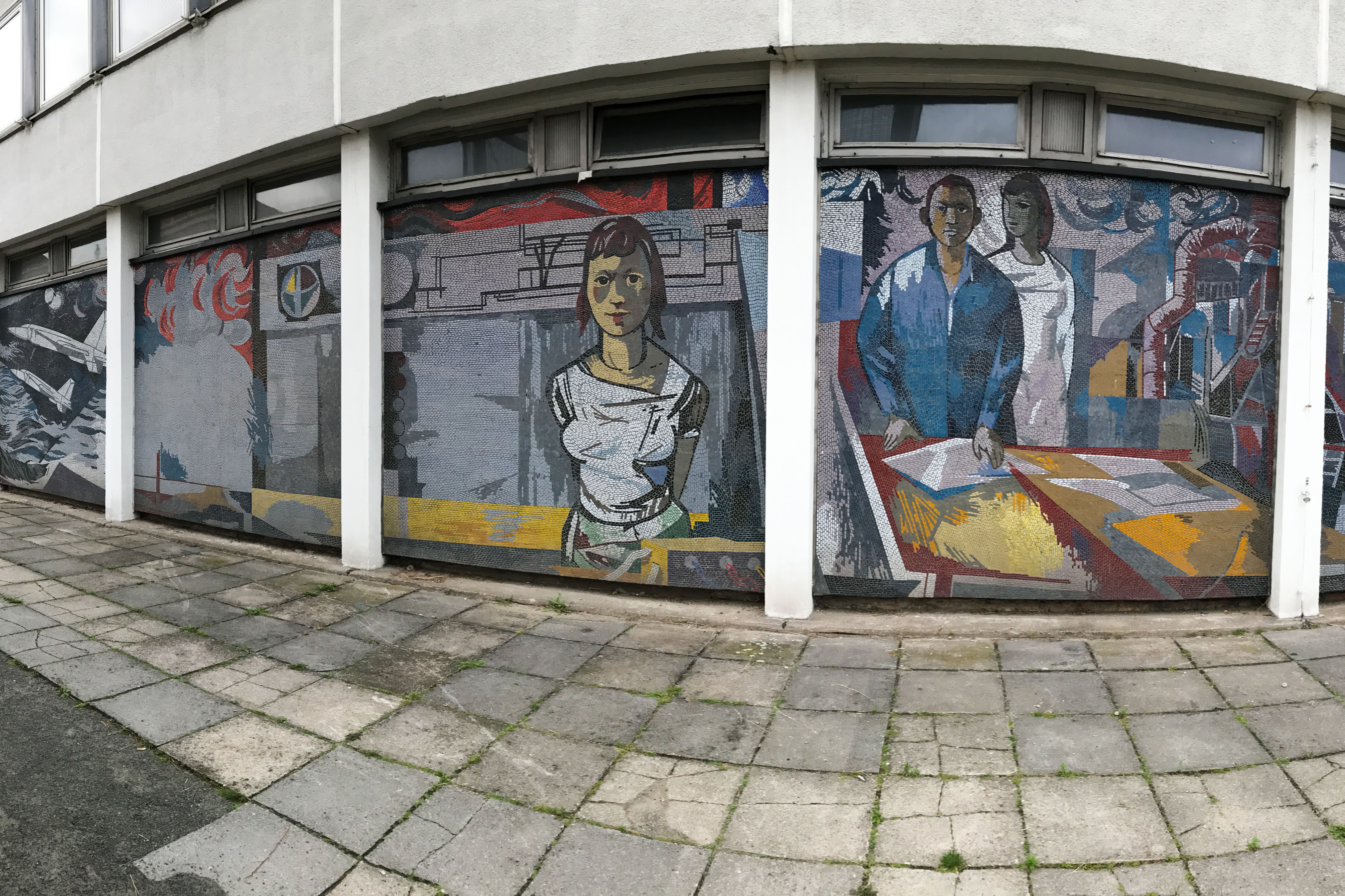 Der mensch bezwingt den Kosmos, Potdsam Foto der Wandmosaiks "Der Mensch bezwingt den Kosmos"