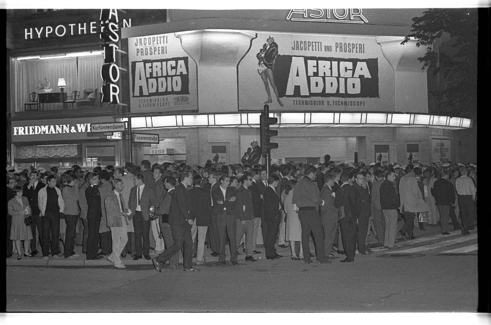 Protest gegen "Africa Addio" 1966 Proteste gegen die Ausstrahlung des Pseudodokumentarfilms „Africa Addio“ in Westberlin 1966