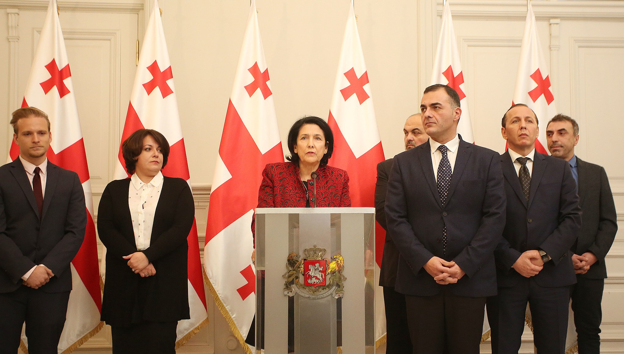 Georgian President Salome Zourabichvili at podium, introducing during a press conference her team of advisers including, from left to right, Pierre-Alexandre Crevaux, Ketevan Makharashvili, Lasha Zhvania, Dimitri Gabunia, and Konstantine Natsvlishvili. Die georgische Präsidentin Salome Zourabichvili am Podium, ihr Beraterteam von links nach rechts: Pierre-Alexandre Crevaux, Ketevan Makharashvili, Lasha Zhvania, Dimitri Gabunia, Konstantine Natsvlishvili